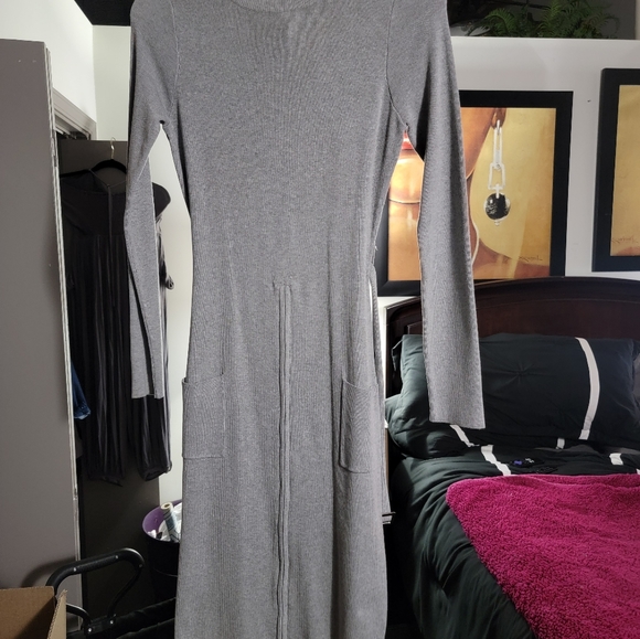 Kosmios Gray Midi LG Knit Dress Fitted w/two pockets n belt zipper in the front - Picture 1 of 4